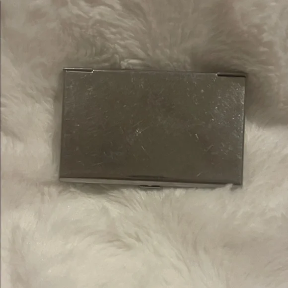 Chic Gold and Black Floral Card Holder - Picture 3 of 4